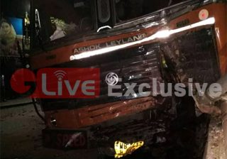 মধ্যমগ্রাম স্টেশনে উড়ালপুলে ভয়াবহ দুর্ঘটনা ।